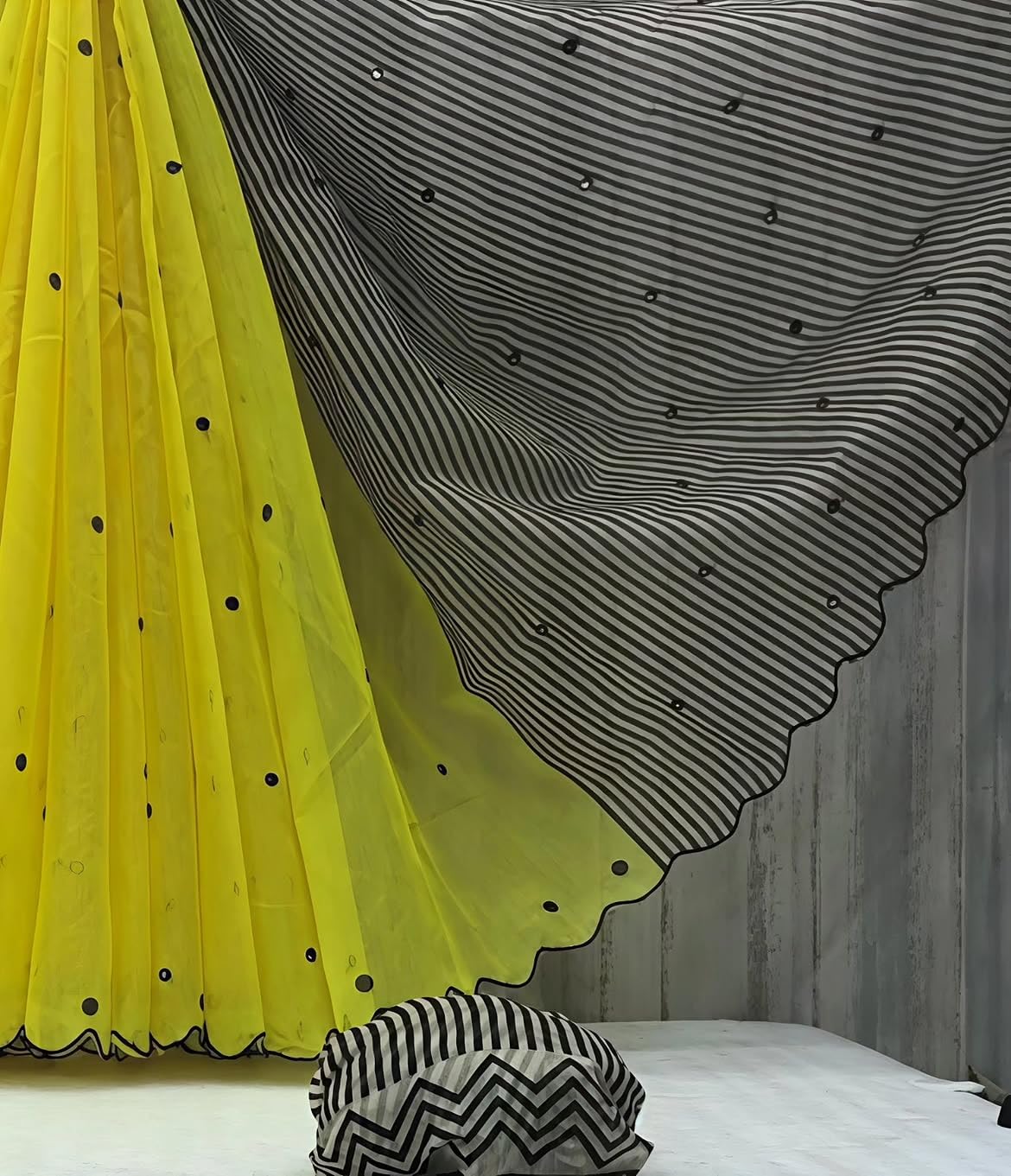 Women's Linen Cotton Saree, Yellow - Image 4